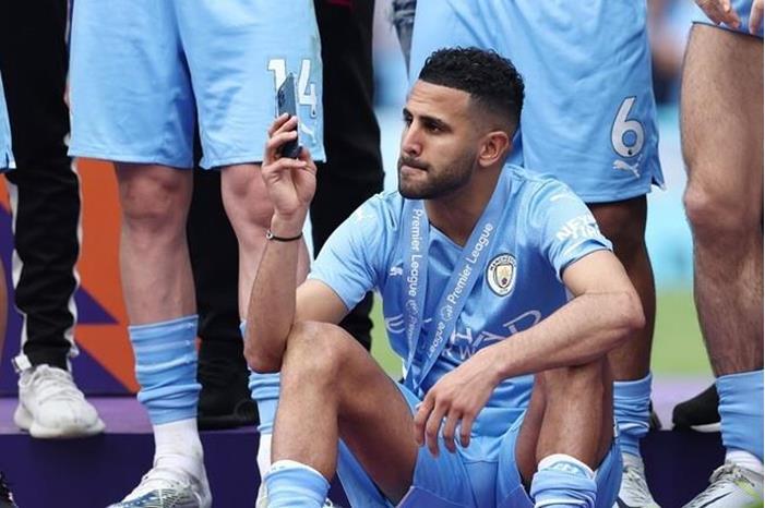 رياض محرز بعد التتويج: ليفربول فريق مجنون 628b84764c59b70e65733f74