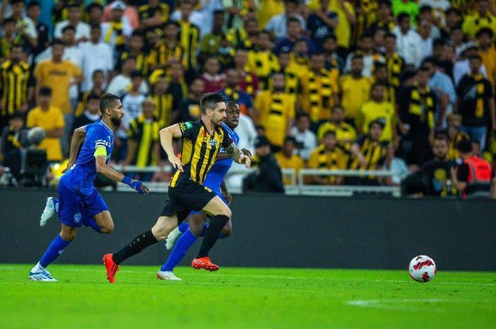 الهلال يفوز بالثلاثة على الاتحاد ويحيي آماله بالفوز بالدوري FTd6MZKXsAYEPpA