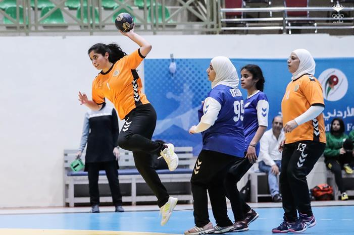 41588c77bc741fa6b27eea6ec851e53f