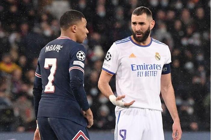 بنزيما يستعين بنجم الراب شاكور لتوجيه رسالة إلى الصديق الخائن 628bcd734236041ba53741ff