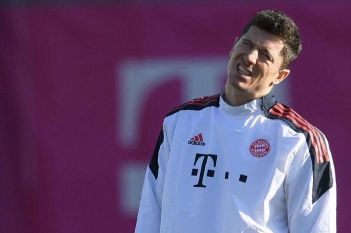 ليفاندوفسكي يواصل الضغط على بايرن ميونخ للانضمام لبرشلونة lewa