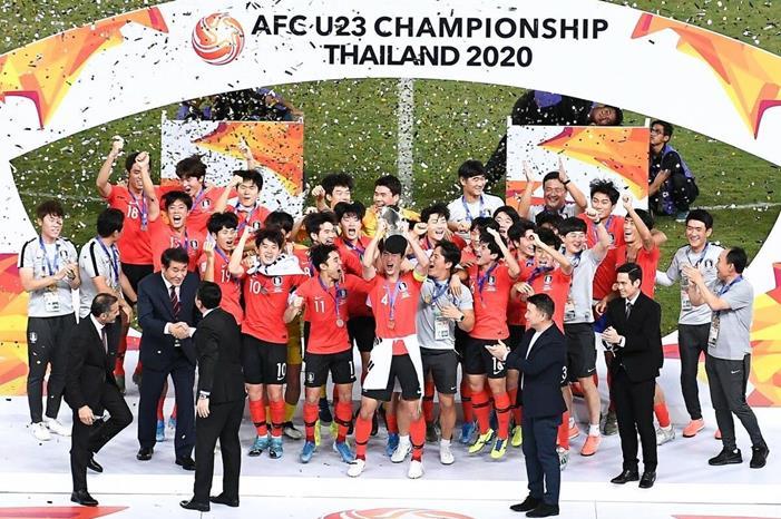 Awards-Ceremony---Fans-Stand