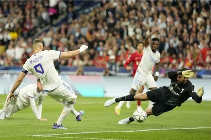 خبير تحكيمي: هدف بنزيما الملغى صحيح 629288874236046820234b1a