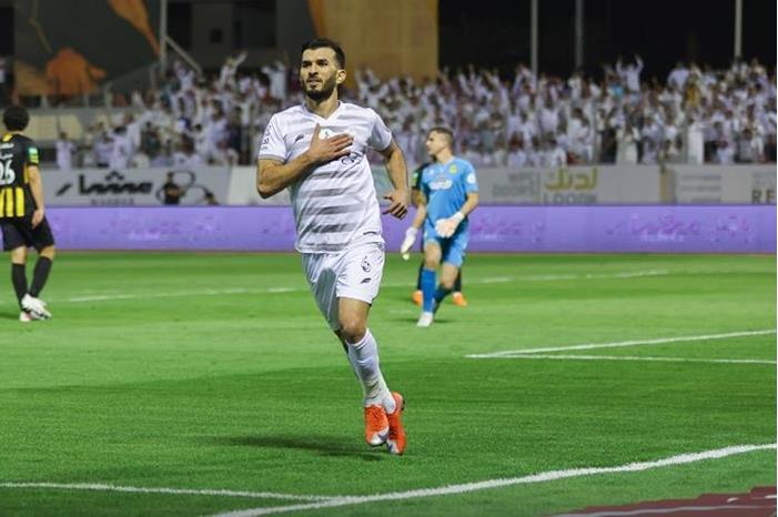 الطائي يفجر المفاجأة ويسقط اتحاد جدة في الدوري السعودي mhmed_aziz_january_1_1_aziz_2022_taayy2