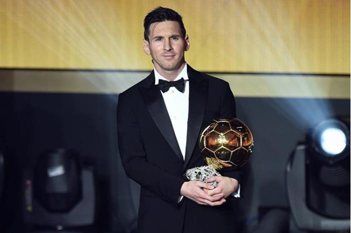 ميسي يعلن عن مرشحه للفوز بالكرة الذهبية هذا العام 6295dd904c59b7389043da14