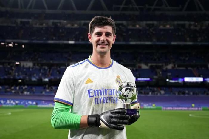 كورتوا يفوز بجائزة رجل مباراة مدريد و مان سيتي 5613923_1651725060