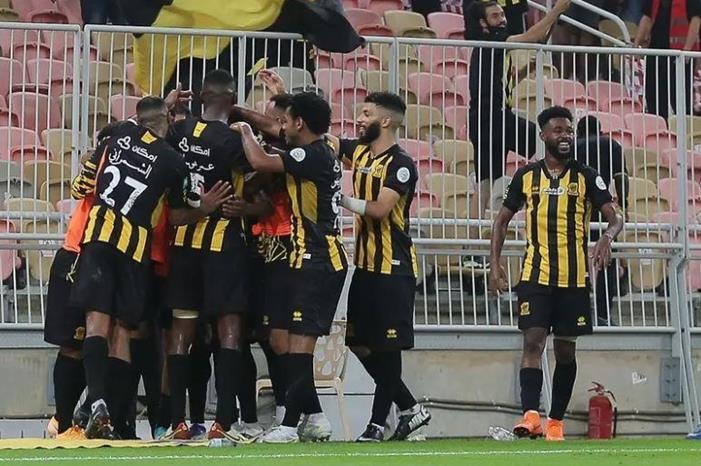 مكافآت خاصة لنجوم إتحاد جدة لحسم لقب الدوري 558