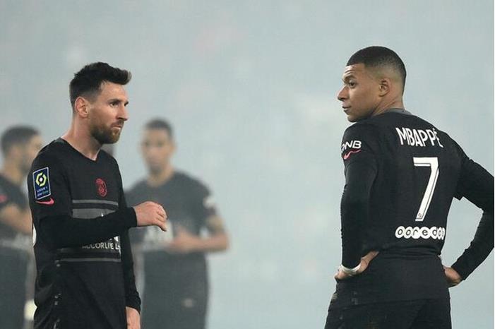 ميسي يغيب عن ترشيحات جائزة أفضل لاعب في الدوري الفرنسي 627239854236043c08718f86