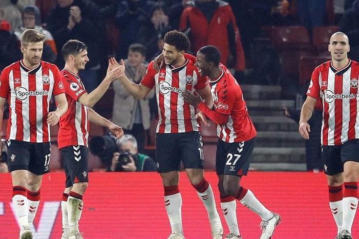 4105933-2022-01-11T211927Z_2045021306_UP1EI1B1N8D9H_RTRMADP_3_SOCCER-ENGLAND-SOU-BRE-REPORT