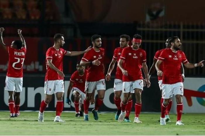 الأهلي المصري يحلق نحو نهائي البطولة الإفريقية الأهلي-98