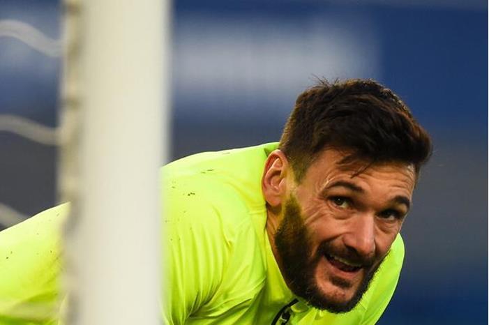 3 أضعاف راتبه.. حارس مرمى فرنسا السابق يتلقى عرضا سعوديا 645ca103423604055f12469c