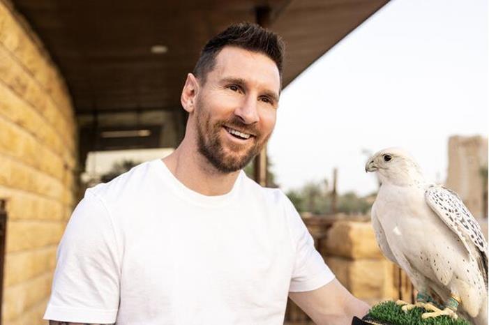 العرض الخرافي يحول بوصلة ميسي نحو الهلال السعودي! 6467115c4c59b743a5470504