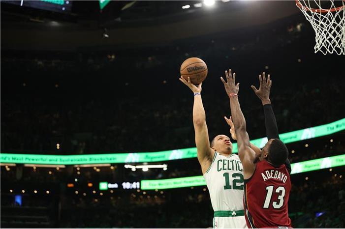 خطوتان تفصلان ميامي هيت عن نهائي NBA 20230520-1491625433_afp