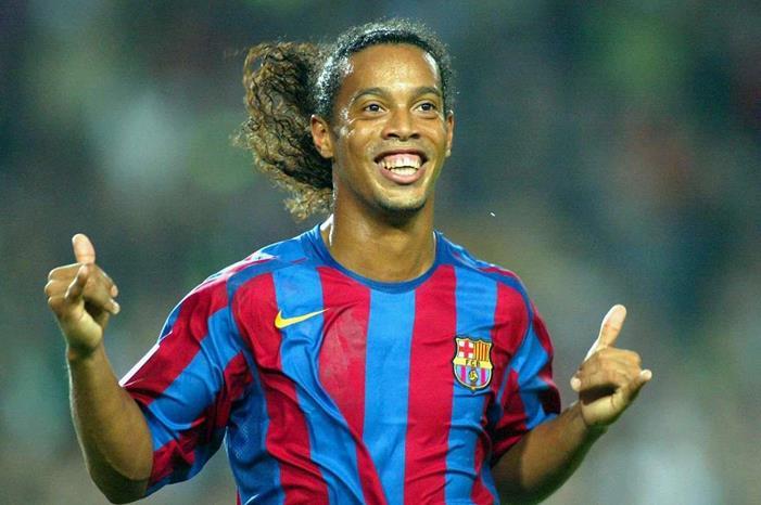 رونالدينيو مهنئا برشلونة وتشافي: نحن على الطريق الصحيح aaeldeeb_ronaldinho-barcelona_1slsxexo4gn5z1m0cln77mlj3h