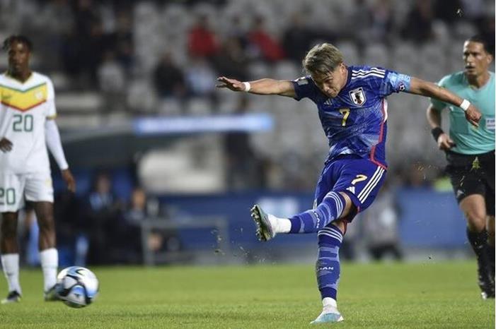 الساموراي الياباني يروض أسود التيرانغا 646b6bfc4c59b754122fee8c