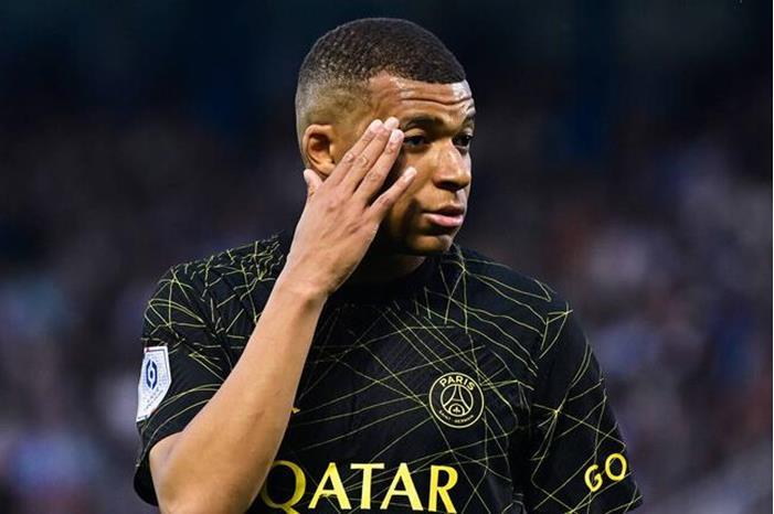 مبابي يلوي ذراع باريس سان جيرمان بقرار صادم 646dcbd34c59b74625406514