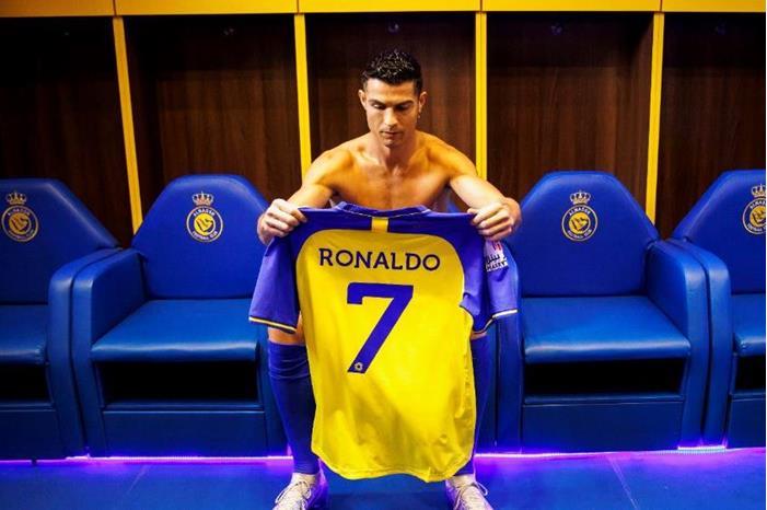 رونالدو يرد على أنباء رحيله عن النصر السعودي 1