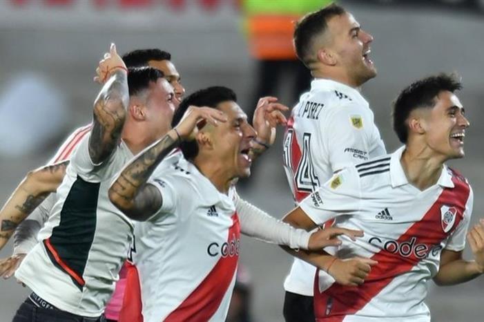 ريفر بليت يعزز صدارة الدوري الأرجنتيني 2023581138552600L