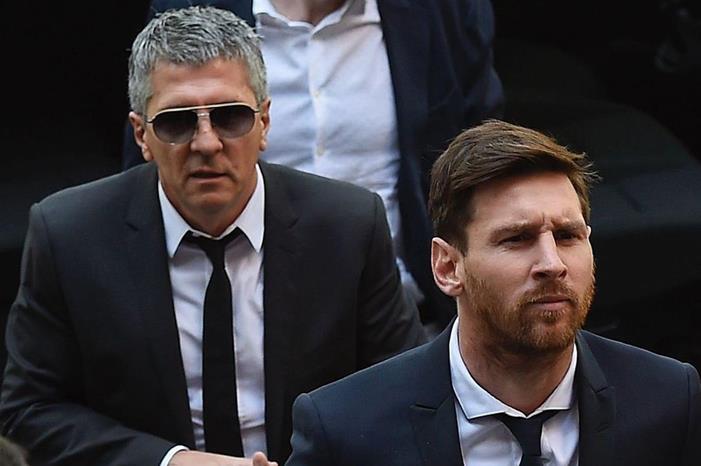 والد ميسي يضع النقاط على الحروف في بيان رسمي a2lW6oix-LinkedIn_Headquarters_Mountain_View