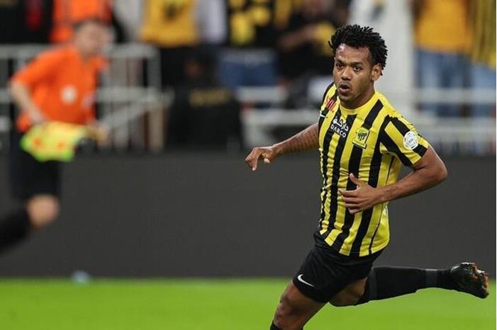 رومارينيو يودع جماهير اتحاد جدة السعودي بكلمات مؤثرة 663f5d004c59b753f91bc991