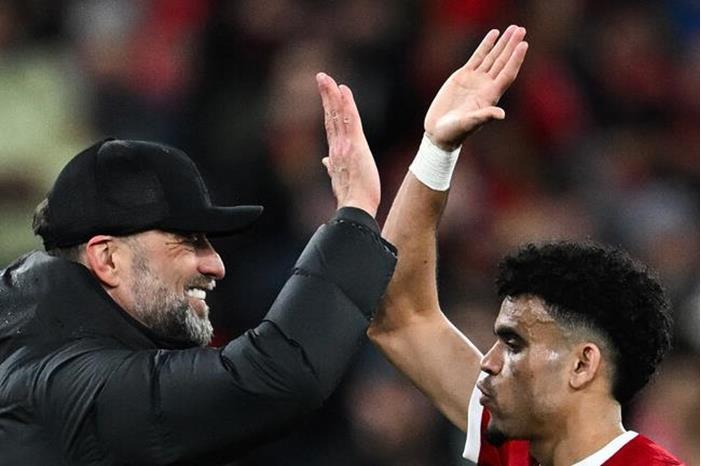 دياز يغلق الباب أمام برشلونة 6641dc914236044a912fc6f6