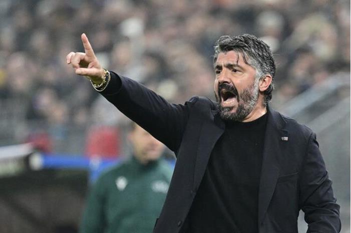 نجم ميلان السابق يوافق على تدريب فريق سعودي 664ad1684c59b70e663aedeb