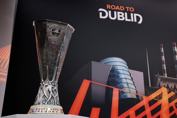 باير ليفركوزن يتحدى أتالانتا في نهائي الدوري الأوروبي مجسم الدوري الأوروبي