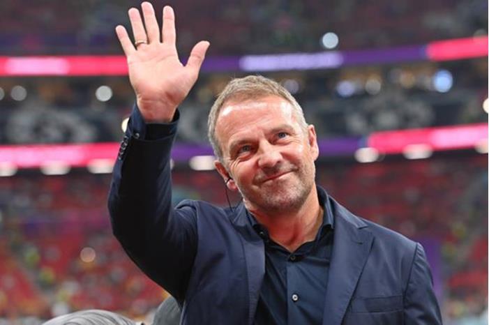 فليك يصل إلى برشلونة لتوقيع عقود تدريب البارسا (فيديو) 6655cb9d4236041426426095