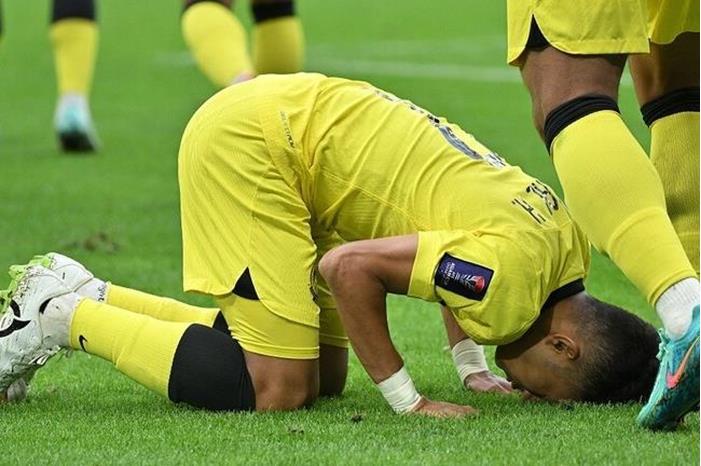 لاعب دولي يتعرض لهجوم بالأسيد 663b80224c59b74e58068171