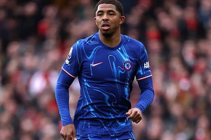 تشيلسي يتجه لبيعه مدافعه في الصيف Screenshot 2025-05-01 135617