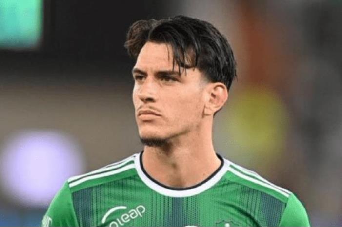 تعليق "خطير" من إيبانيز على أنباء انتقاله للهلال البرازيلي روجير ايبانيز مدافع الأهلي السعودي