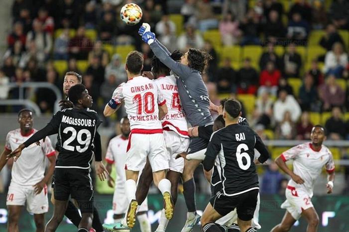 سابقة في تاريخ كرة القدم.. فريق يفشل في الفوز بالدوري بعد موسم "بلا هزيمة"! 682c78d542360438b9633253 (1)