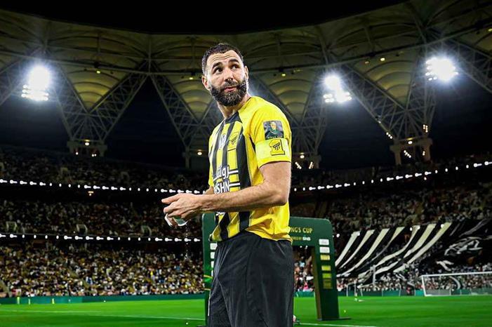 مركز كريم بنزيما ومحمد صلاح.. قائمة أعلى اللاعبين دخلًا في 2025 d8fd2d3b-d37c-478c-8741-ef166dad5f10