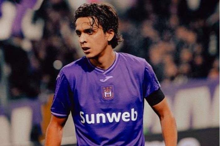 ظهير مغربي شاب يجذب أنظار برشلونة وباريس سان جيرمان 7777