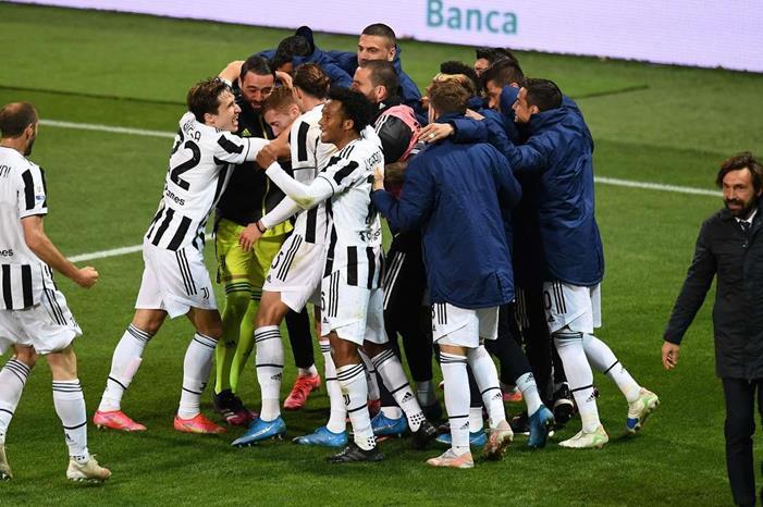 juventus-celebration-coppa-italia-2021_1dfvlsagofxe11adl7ql9ighlb