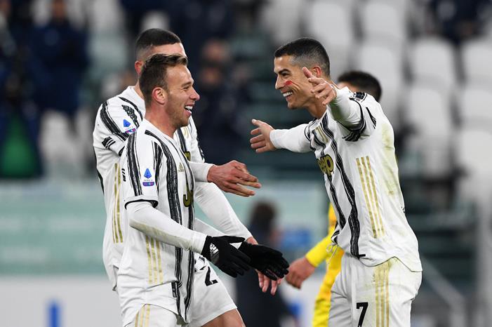 باريس سان جيرمان يخطط للتعاقد مع نجم يوفنتوس GettyImages-1229718987