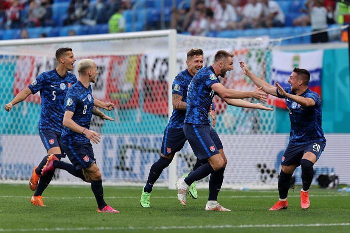 B5602D54-4F75-489E-9DF8-CF44E9803571