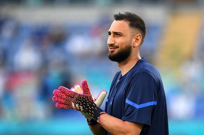 جانلويجي دوناروما حارس إيطاليا.jpg 1