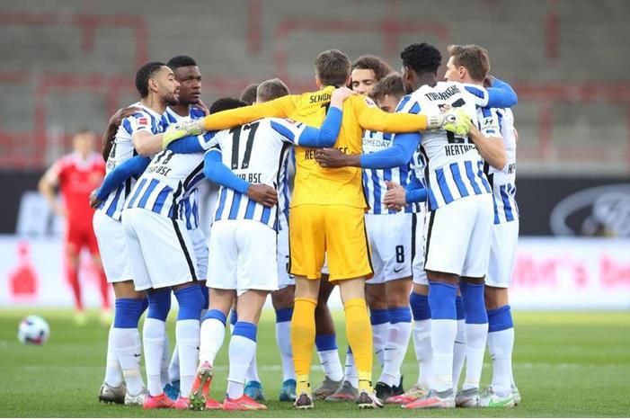 3740335-2021-04-04T161044Z_1123781391_UP1EH4418XVTF_RTRMADP_3_SOCCER-GERMANY-UNB-BCS-REPORT