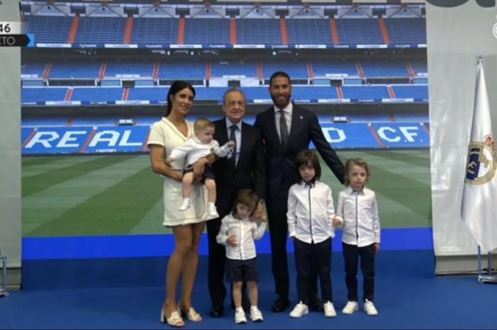 راموس في  رسالة الوداع : لم أرحل لأسباب مادية 155489-أسرة-راموس