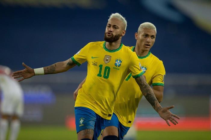 غياب نيمار عن البرازيل في الأولمبياد وإستدعاء داني ألفيس E4IOSMjWEAAkx0u
