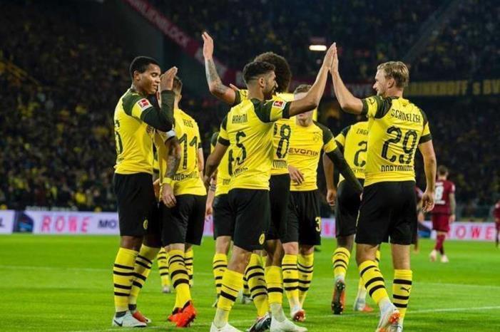 دورتموند يتنازل عن استعادة إيزاك تشكيلة-بوروسيا-دورتموند-1
