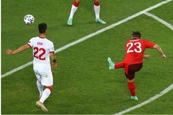 سويسرا تنتظر هدايا الملحق بعد تفوقها على تركيا بثلاثية E4VtdDiWYAMzS97