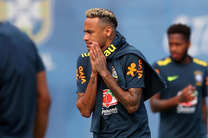 2018-06-20T193808Z_1148209807_RC1423A53040_RTRMADP_3_SOCCER-WORLDCUP-BRA-NEYMAR