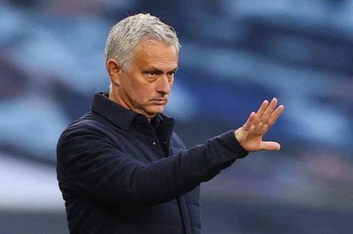 طلب خاص من مورينيو لنجم منتخب إيطاليا 1220473