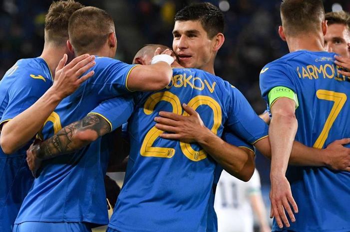 أوكرانيا تفوز على أيرلندا الشمالية وديا استعدادا ليورو 2020 3820123-000_9BC4KP