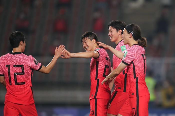 كوريا الجنوبية تنتزع صدارة مجموعتها من لبنان x5xc1ih8mtpgdikvkoto