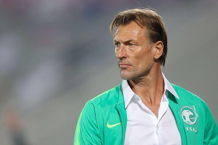 مدرب المنتخب السعودي يعادل رقم المجري بوشكاش a3_14