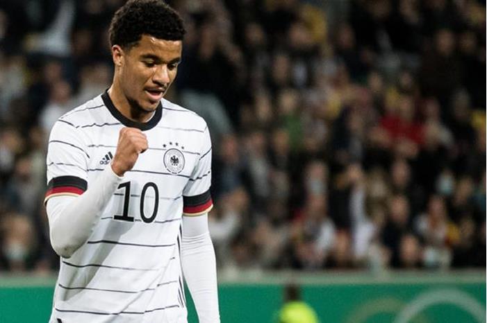 الفيفا يسمح للاعب بايرن ميونيخ تيلمان بتمثيل أمريكا بدلا عن ألمانيا 6296766e42360409eb22b2b4