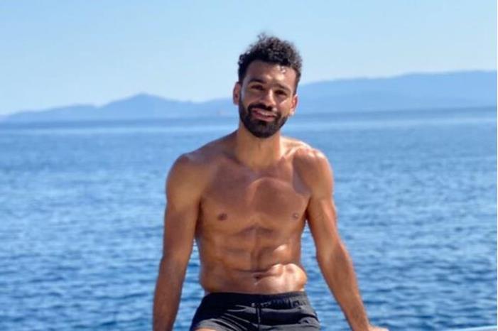 بالصور.. محمد صلاح يصطاد الأسماك في الغردقة 62a2e91b423604151f0bcd64